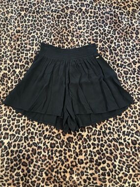 VS Pink Black High-Waist Flow Shorts